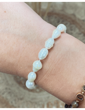 Bracelet perles nacrées blanches